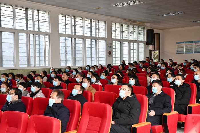 潢川幼儿师范学校组织观看脱贫攻坚主题电影《铁拐》