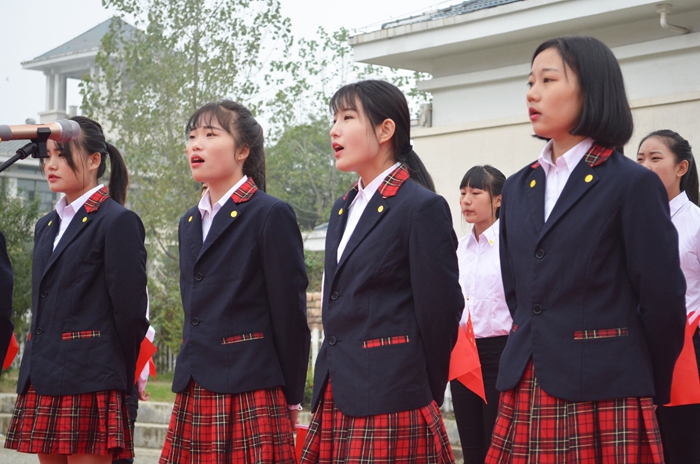 平桥区职教局：信阳航空服务学校举办“祖国在我心中”经典红歌大赛