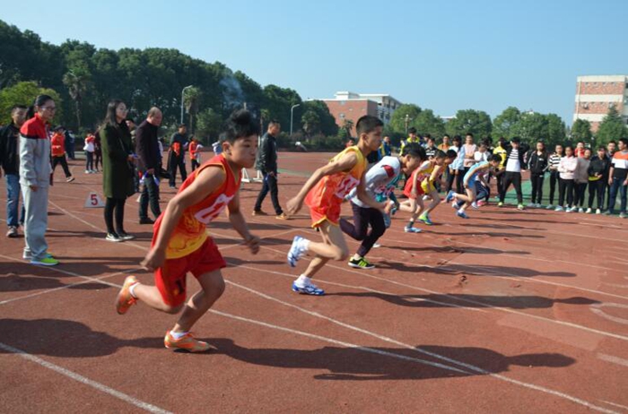 潢川县第四十二届中小学生田径运动会暨潢川县首届精品大课间展示活动隆重开幕