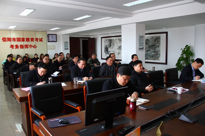 市招办组织专题学习全国“两会”精神