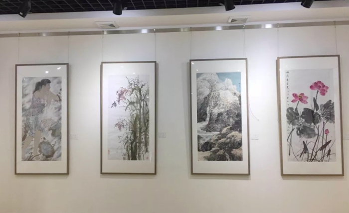 我市隆重举办向李芳老师学习 信阳市第七届中小学艺术节师生书画作品展