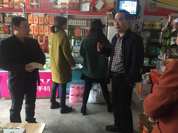 上天梯管理区积极开展校园及周边环境综合整治行动