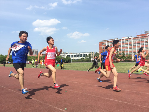 平桥区举行第十八届中小学生 田径运动会