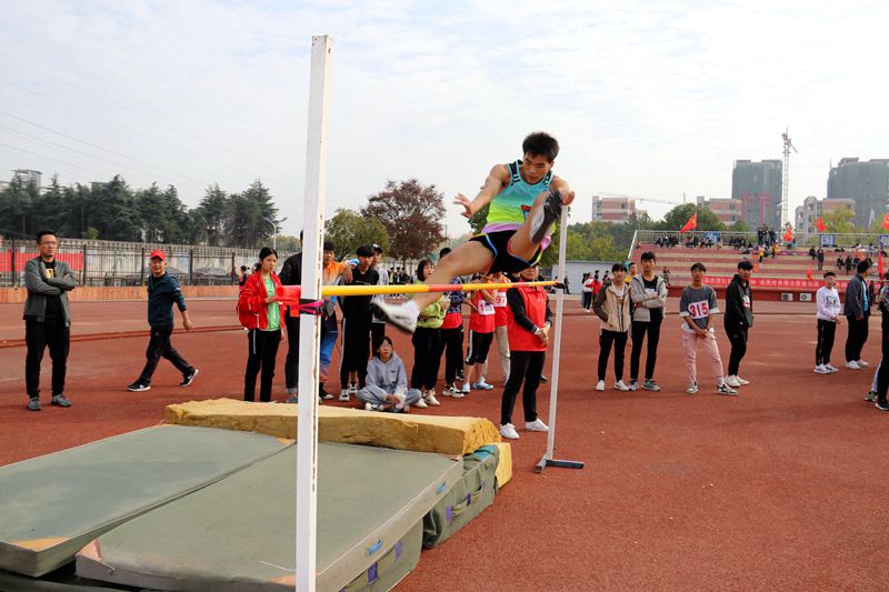 潢川县第45届中小学生田径运动会隆重开幕