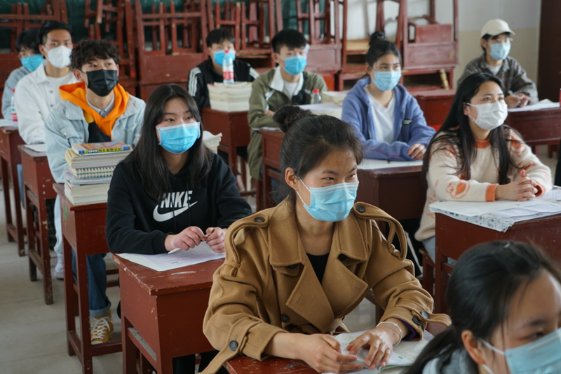 信阳工业学校扎实开展防疫复学工作