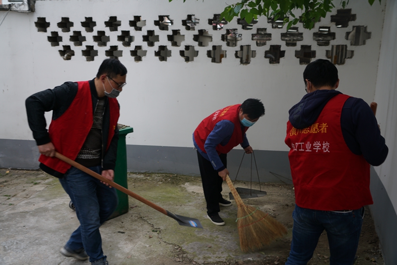 信阳工业学校：深化爱国卫生运动 全面打赢防疫阻击战